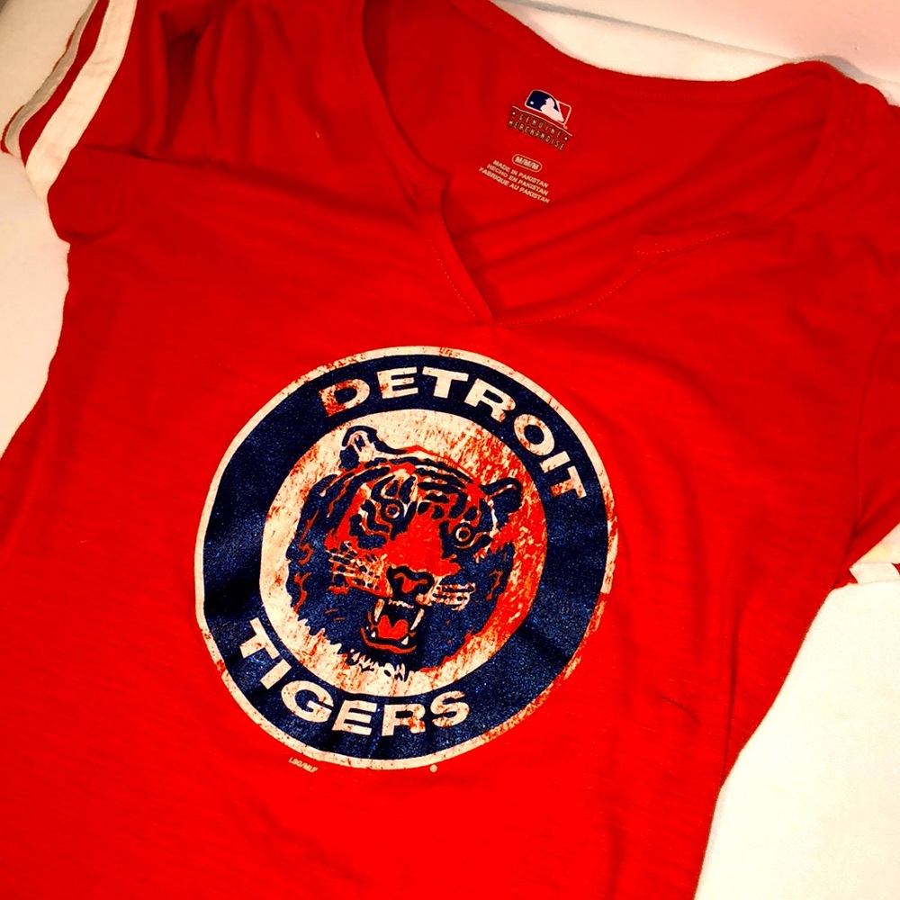 Detroit Tigers short sleeve tee size Medium